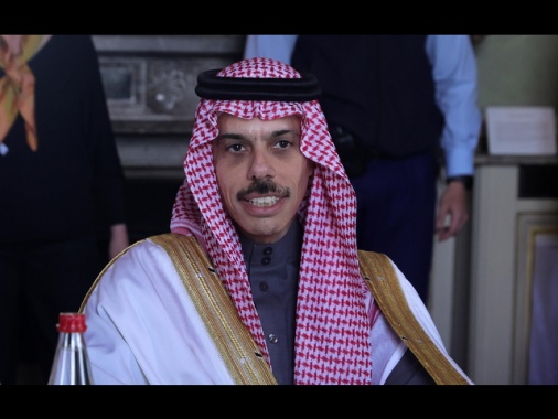 Il ministro degli Esteri saudita domenica in Cisgiordania