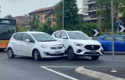 Scontro in largo Flaiano: l’ombra di un’auto contromano