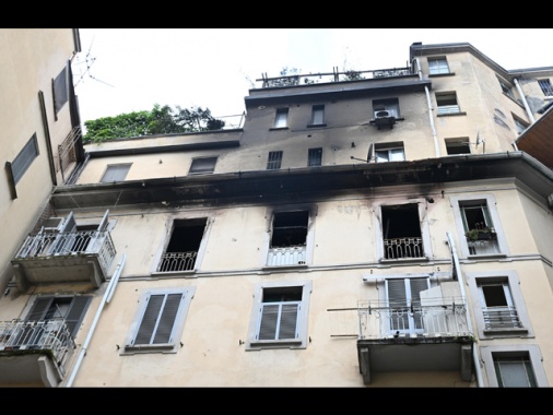 Morta per salvarsi da rogo, compagno fermato per omicidio