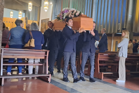 Note di violino per l’ultimo saluto a Paola Abis