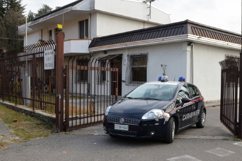 Case circondate, poi il blitz anti-droga: un arresto e stupefacenti sequestrati