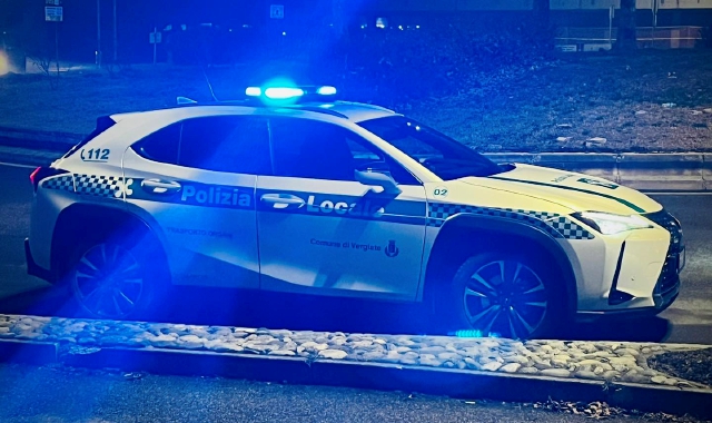L’intervento della pattuglia della polizia locale di Vergiate
