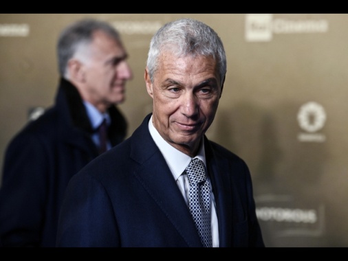 007, 'Paragon non ha rescisso unilateralmente il contratto'