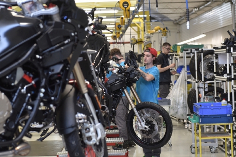 MV Agusta accelera e allontana la paura