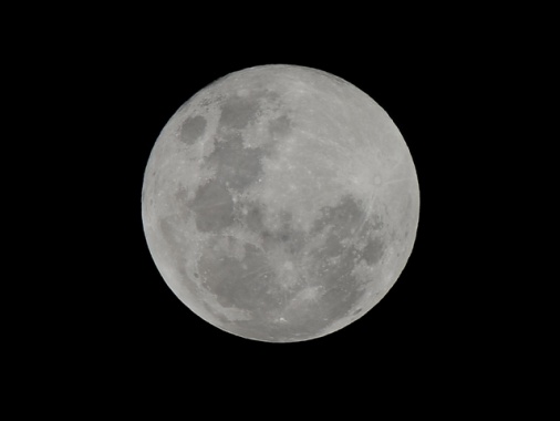 Nel cielo la Luna piena più meridionale dei prossimi 18 anni