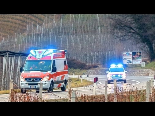 ++ Ambulanza contro un tir, due morti sull'A22 ++