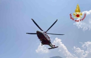 Mucca si rompe una zampa: salvata con l'elicottero