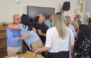 Ultima campanella, l'abbraccio al Ponti