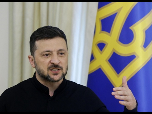 Zelensky, questo mese già 2.800 droni kamikaze sull'Ucraina