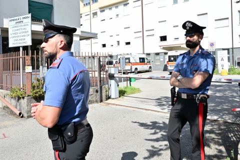 Tragedia di Angera: autopsia sui due corpi, giallo sulla pistola