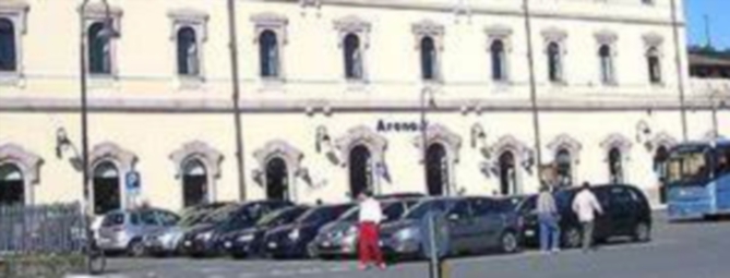 Giovane trovato morto in stazione ad Arona