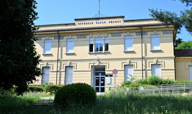 L’ospedale Carlo Ondoli di Angera (foto Blitz)