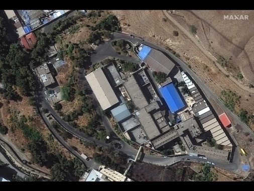 Media, raid israeliano ha colpito ingresso del carcere Evin
