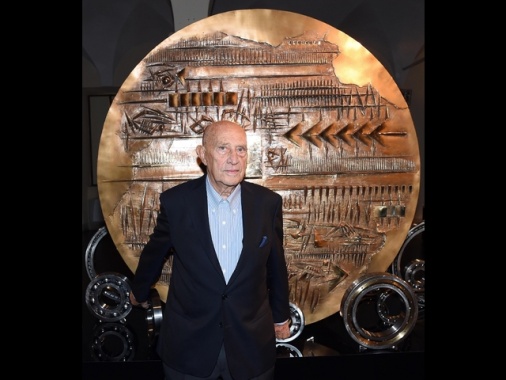 Arnaldo Pomodoro, i funerali giovedì a Milano