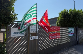 Stipendi in ritardo, lavoratori in protesta a Lonate