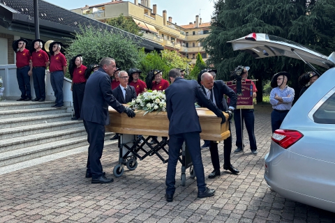 Le note della fanfara per l’addio a Benedetto Rologeri