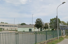 Entrano a scuola, danneggiano e rubano due tablet