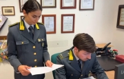 Evasione e riciclaggio con la camorra: undici arresti