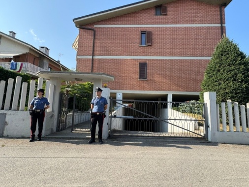 ++ Trovata morta in casa nel Torinese, ipotesi femminicidio ++