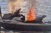 Moto d’acqua in fiamme: «Mia mamma sbalzata di due metri»