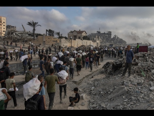 Media, 62 le vittime dei raid a Gaza, anche 3 bimbi