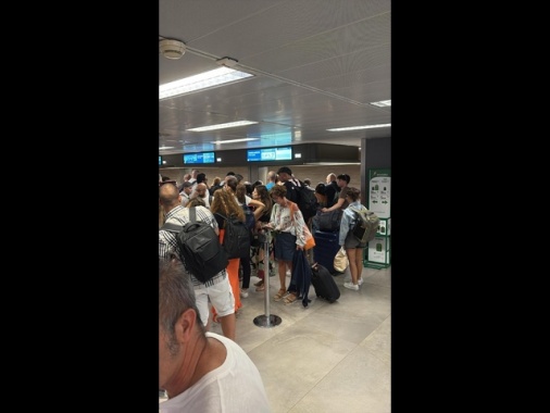 Pd, Salvini blocca anche il cielo, fare chiarezza sul caos aereo