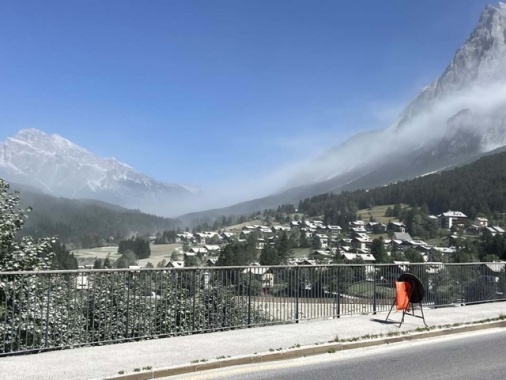 Nuova frana su Dolomiti, San Vito Cadore avvolto dalla polvere