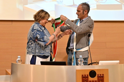 Pagani giura da sindaca, Licata eletto presidente