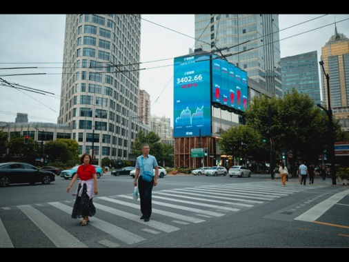Borsa: Shanghai apre a -0,05%, Shenzhen a -0,16%