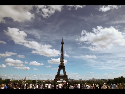 La Tour Eiffel chiusa per il caldo