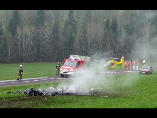 Piccolo aereo da turismo cade sui monti in Austria, 4 morti