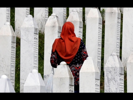 30/mo Srebrenica, in migliaia al Cimitero Memoriale di Potocari