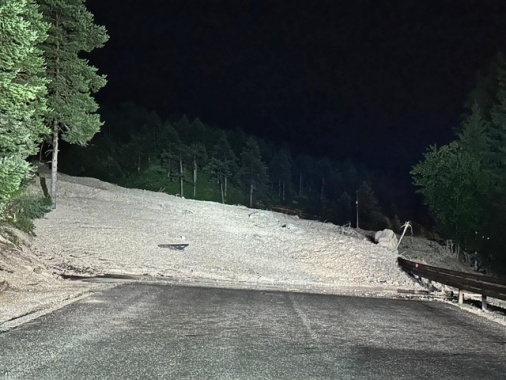 Nuova frana sull'Alemagna, bloccata la strada per Cortina