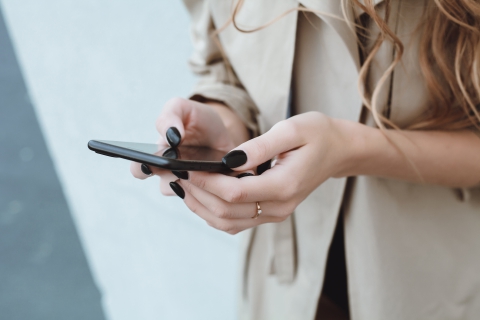Sms sul cellulare, truffa da 2.500 euro