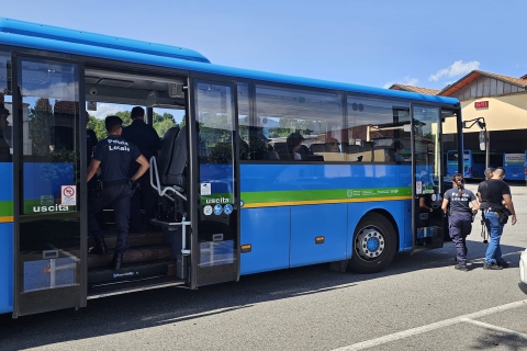 Polizia locale a bordo, più sicurezza sui bus tra Varese e Sesto Calende