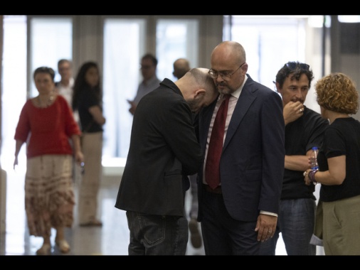 Saviano in lacrime, 'mi hanno rubato la vita'