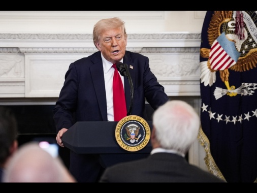 Corte Suprema, Trump può procedere con tagli a istruzione