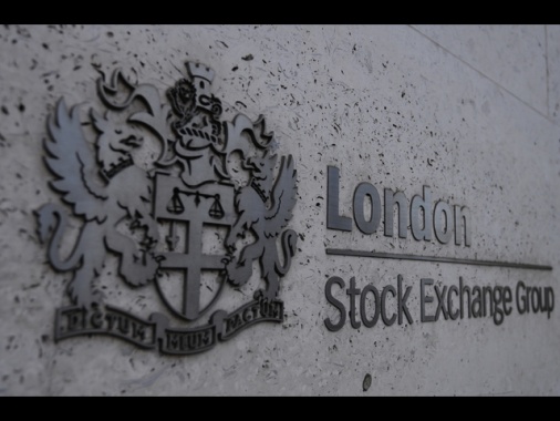 Borsa: l'Europa tiene in avvio di seduta, Londra piatta