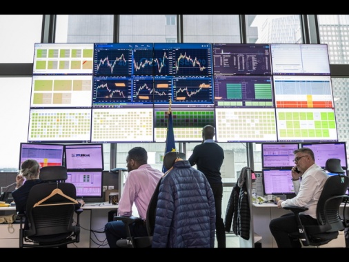 Borsa: Europa debole nel finale con le banche, Milano -0,5%