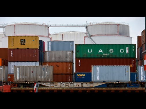 Istat, a maggio calano import (-4,1%) ed export (-2,3%)