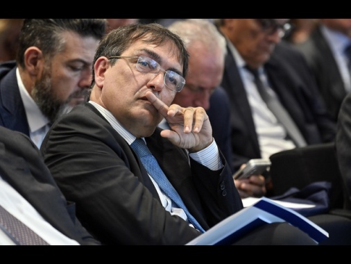 Agcom, entrate media +3,2%, trainano pubblicità e tv online