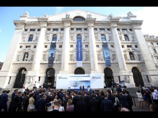 Borsa: Milano apre in rialzo sopra quota 40mila , +0,74%