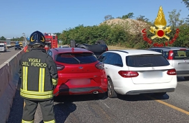 Auto ribaltata sulla Superstrada della Malpensa, un ferito