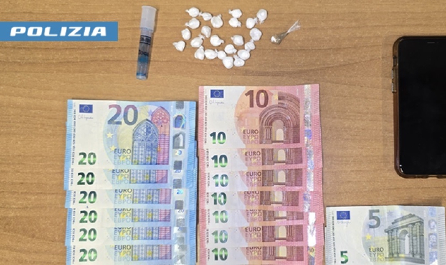 Cocaina al parco giochi: pusher denunciato