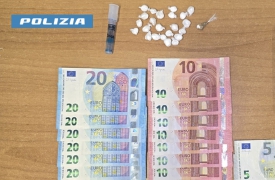 Cocaina al parco giochi: pusher denunciato