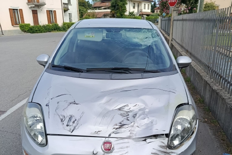Scontro fra auto e moto: 18enne soccorso a Sangiano