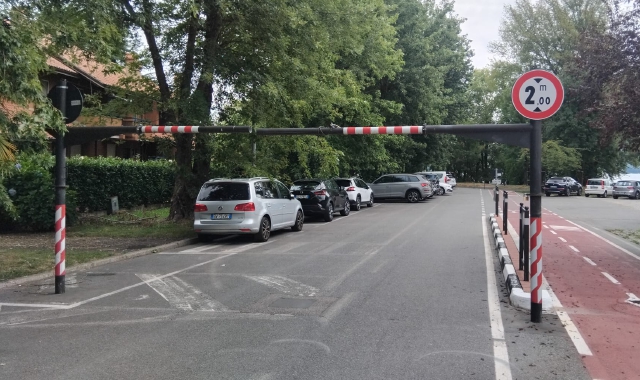 Il limitatore di altezza che impedisce l’accesso dei camper