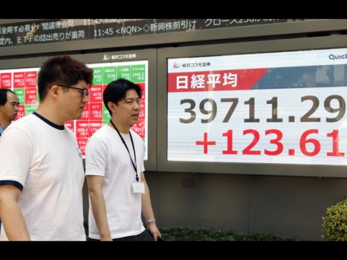 Borsa: Tokyo apre in rialzo, +1,11%