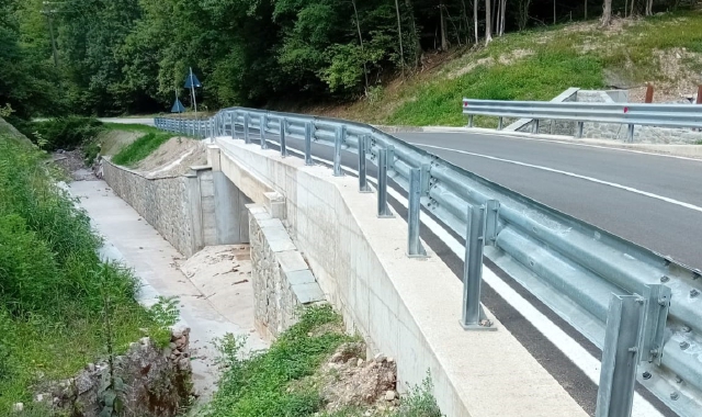 Il ponte realizzato sul torrente Galina
