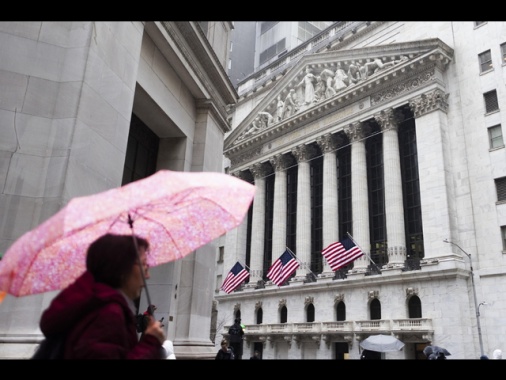 Wall Street apre positiva, Dj +0,11%, Nasdaq +0,01%